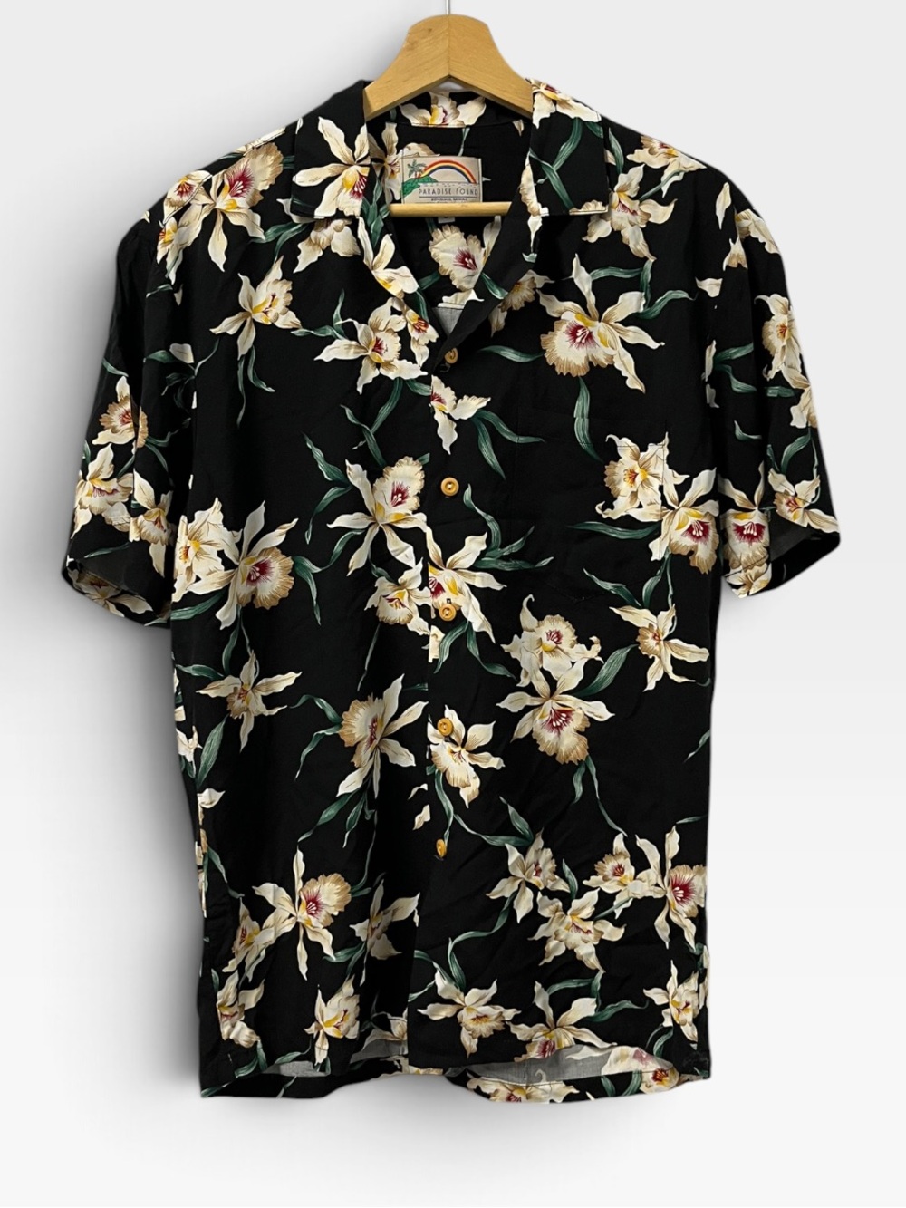 Paradise Found Hawaiian Shirt Men’s S Black Rayon Wood Buttons Made in Hawaii